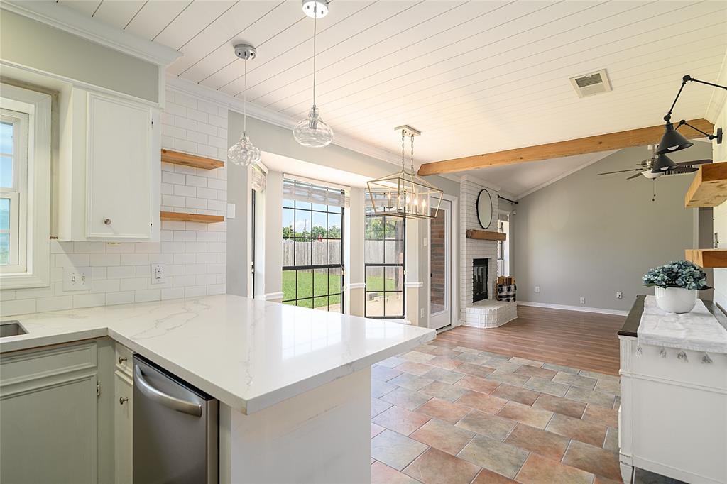 5318 Lauri Lane