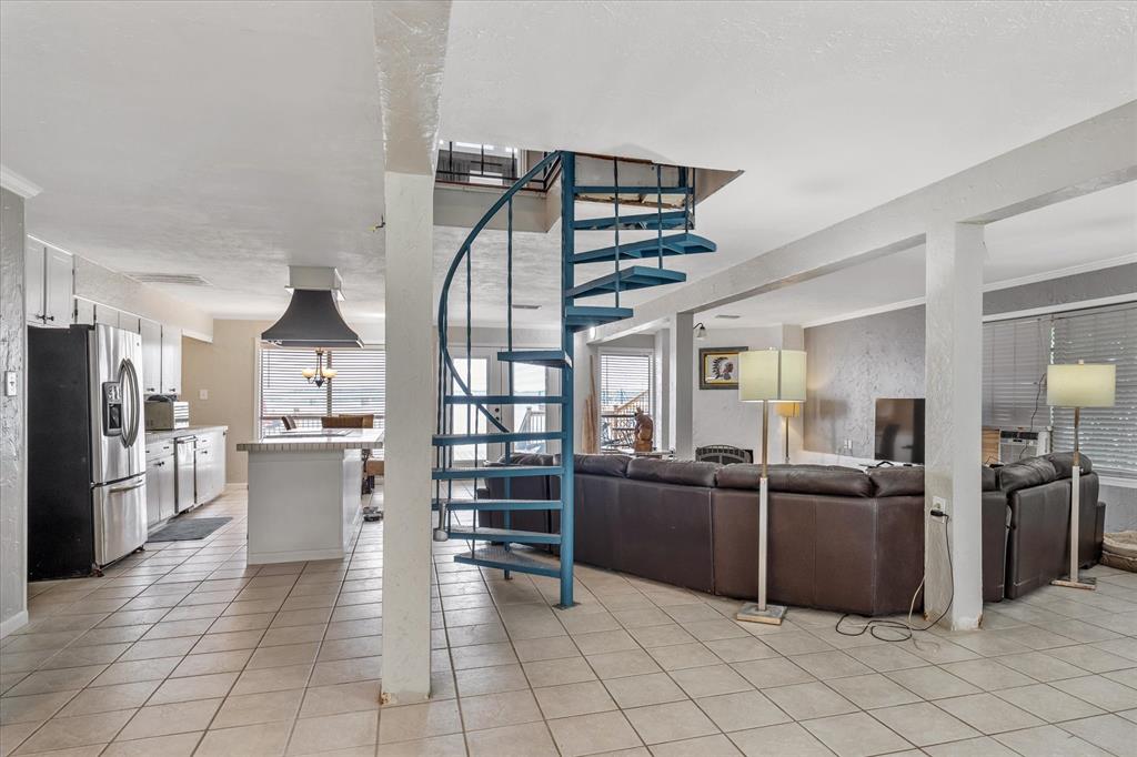 107 Oak Acres Drive W
