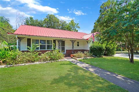 Photo of 401 S Mill Street, Winnsboro, TX 75494 (MLS # 21347617)