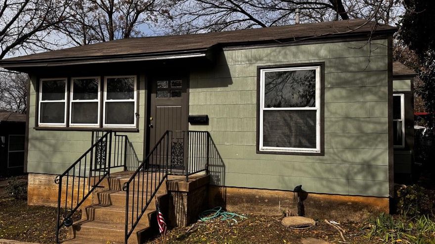 Cozy home near downtown with large backyard! Two bedrooms with full bath. The house will include a gas heater in the living room and window AC unit. Landlord will provide refrigerator. Pets are okay with landlord approval.