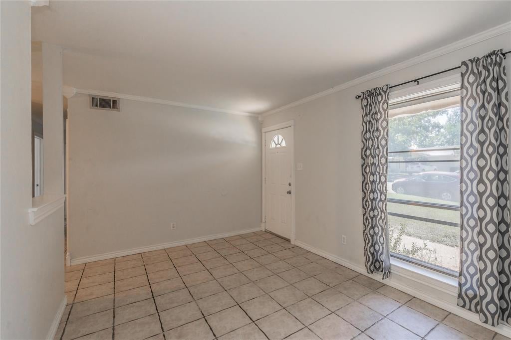 1104 Crane Drive