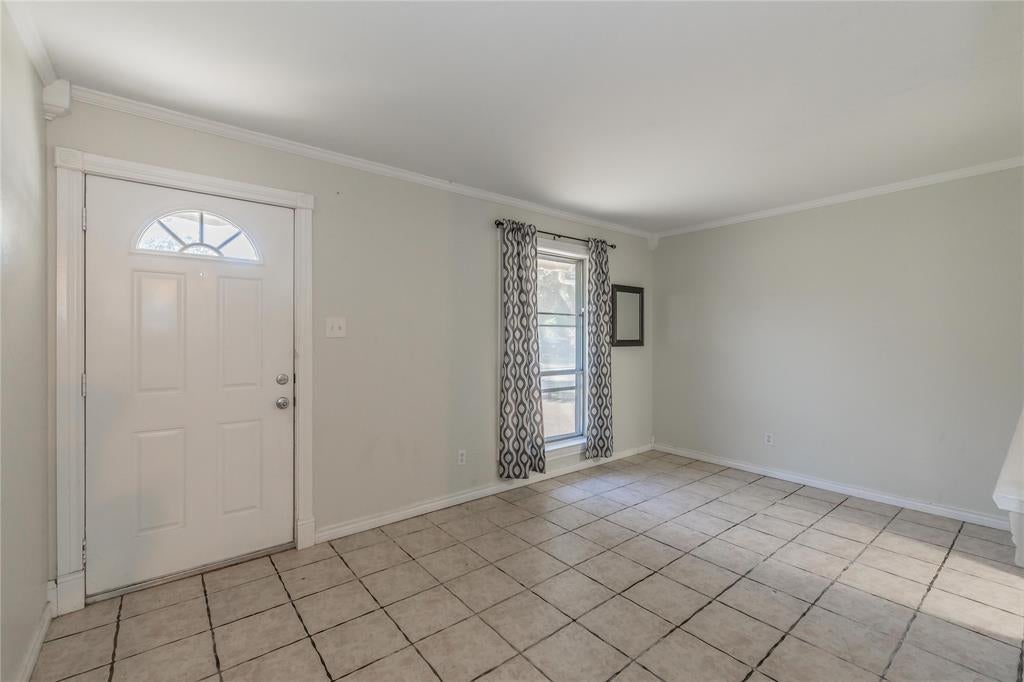 1104 Crane Drive