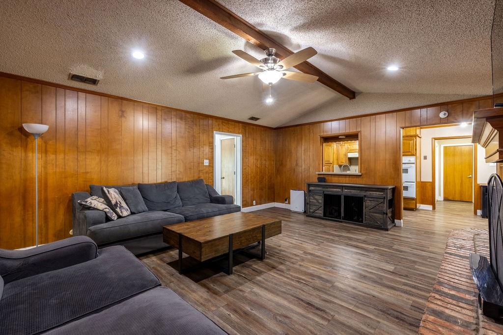 1634 Robin Place