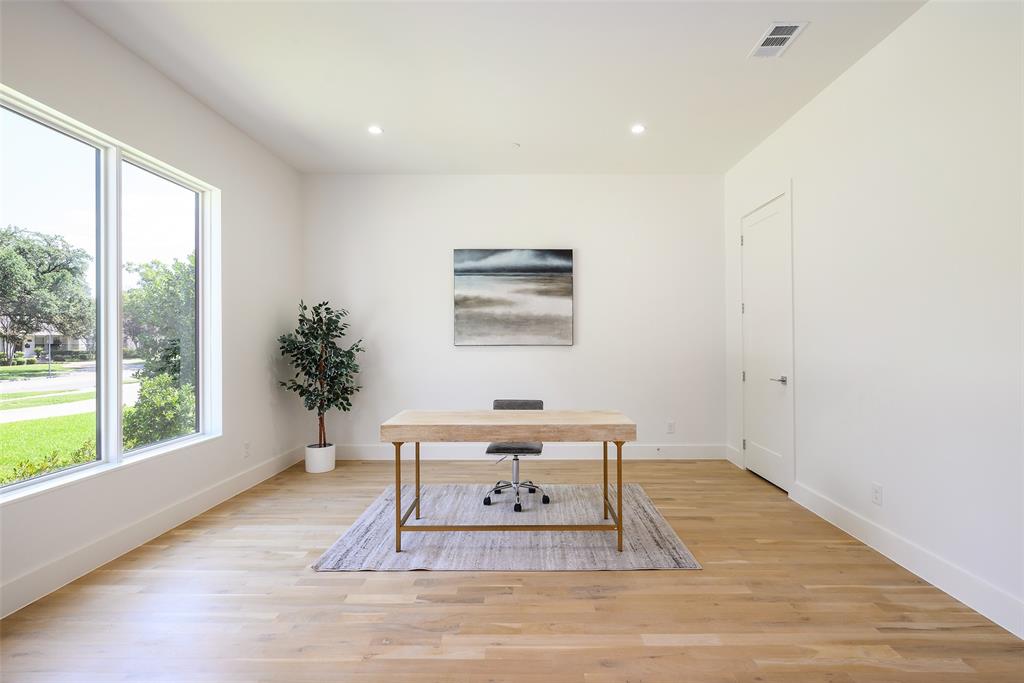 2935 Lovers Lane