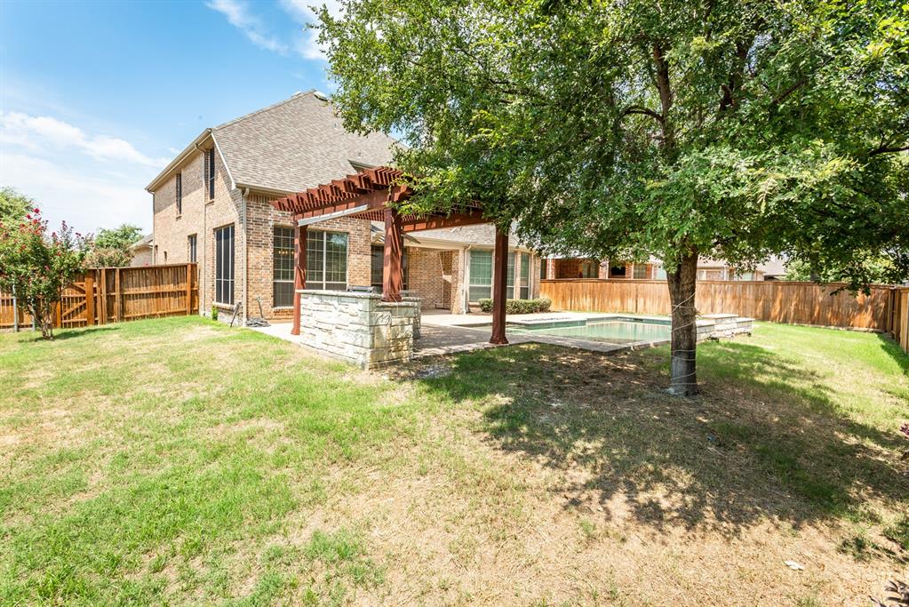 900 Fannin Drive