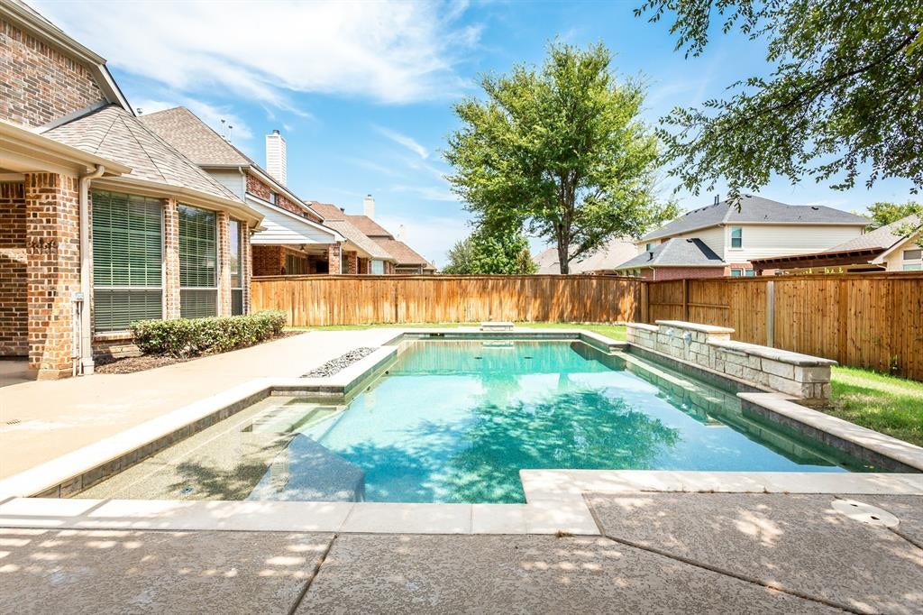 900 Fannin Drive