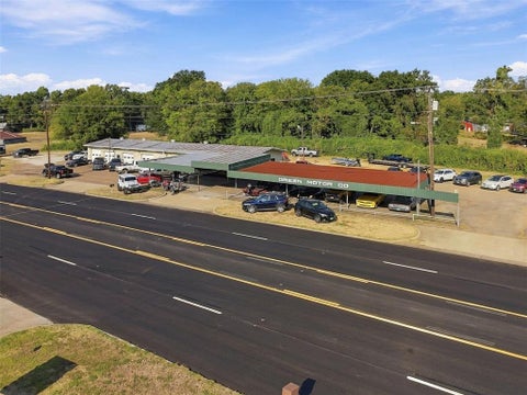 Photo of 511 S Greer Blvd, Pittsburg, TX 75686 (MLS # 21391805)