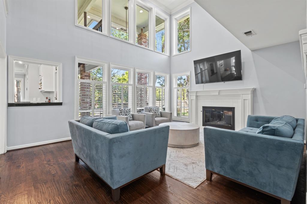 827 Knoll Manor Court