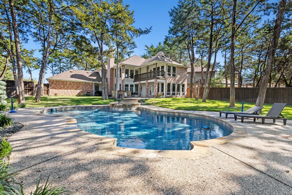 827 Knoll Manor Court