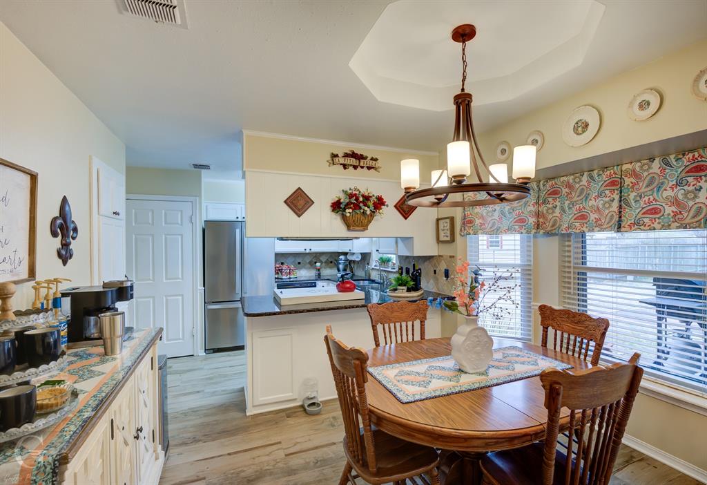 Bossier City, Louisiana 71111, United States, 4 Bedrooms Bedrooms, ,3 BathroomsBathrooms,Residential,Active,97916