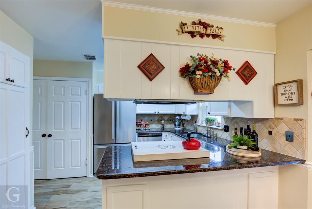 Bossier City, Louisiana 71111, United States, 4 Bedrooms Bedrooms, ,3 BathroomsBathrooms,Residential,Active,97916