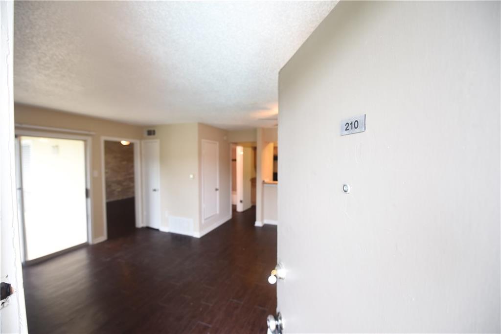 2833 Kings Road 210