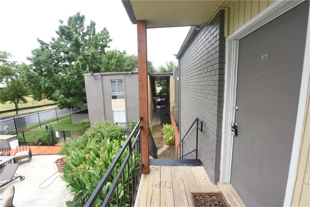 2833 Kings Road 210