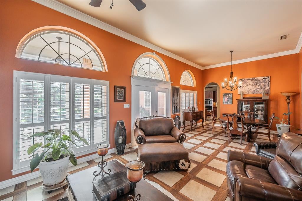 225 Sherry Lane