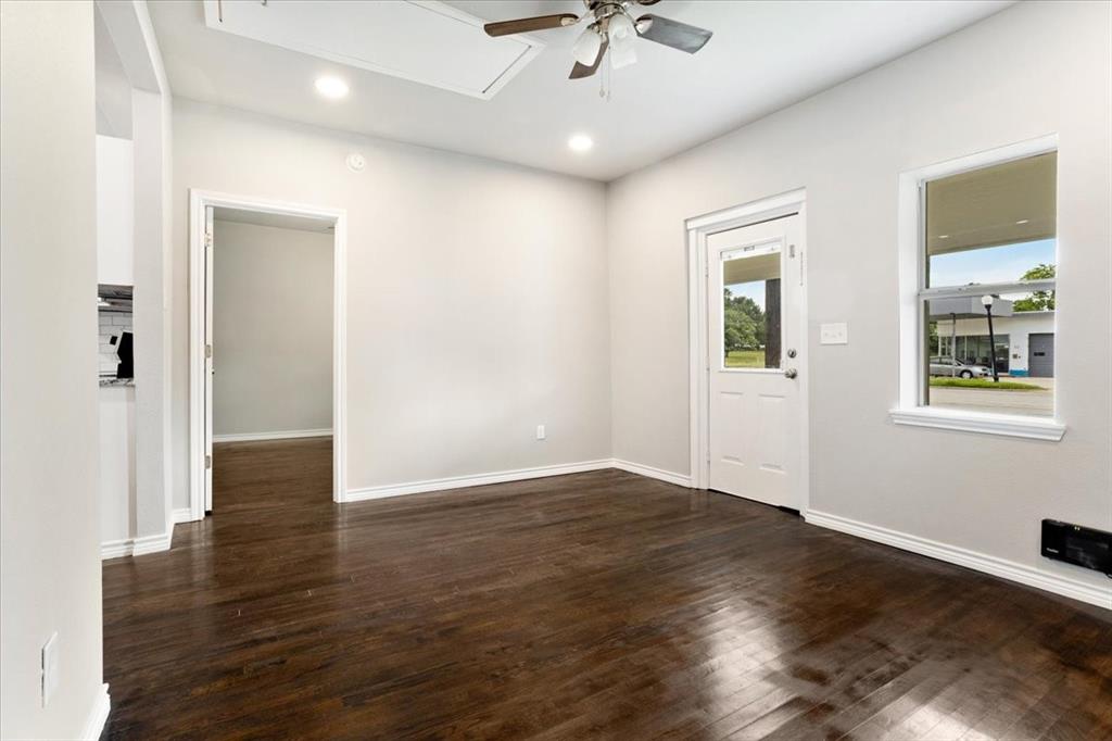 715 W Sam Rayburn Drive
