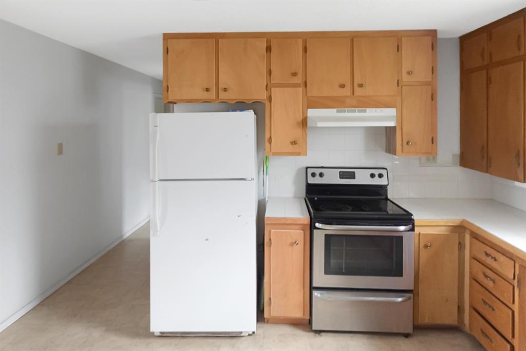 R7831 - SHAMROCK SHORES SECTION B - Residential Lease