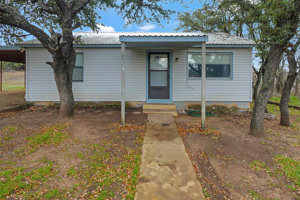 R7831 - SHAMROCK SHORES SECTION B - Residential Lease