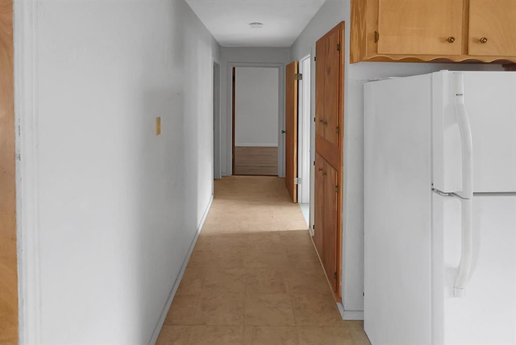 R7831 - SHAMROCK SHORES SECTION B - Residential Lease