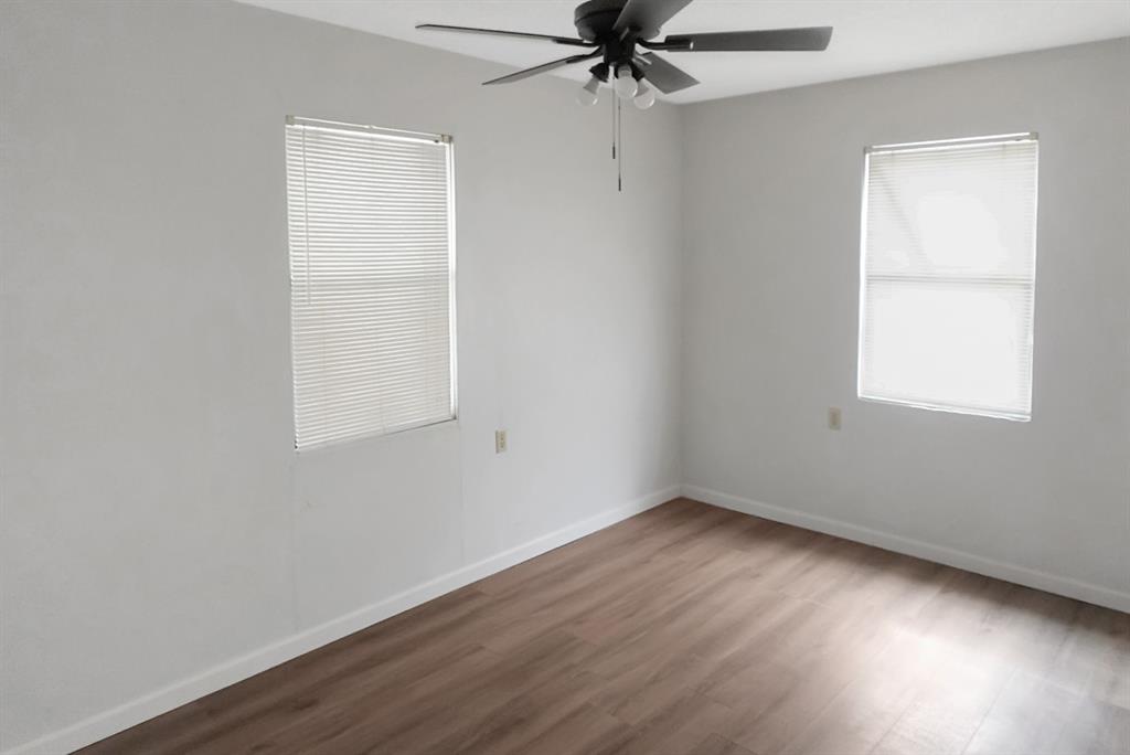 R7831 - SHAMROCK SHORES SECTION B - Residential Lease