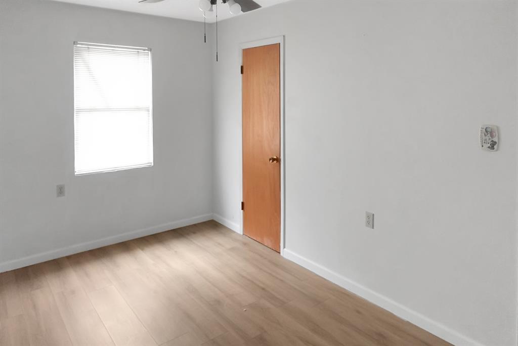 R7831 - SHAMROCK SHORES SECTION B - Residential Lease