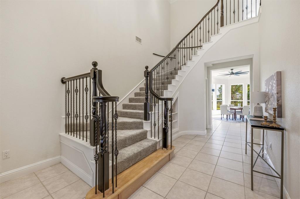 2414 Vineyard Drive