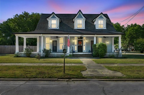 Photo of 118 Craig Street, Hillsboro, TX 76645 (MLS # 21394016)