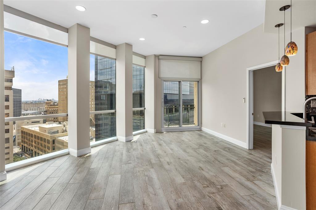 500 Throckmorton Street 1309