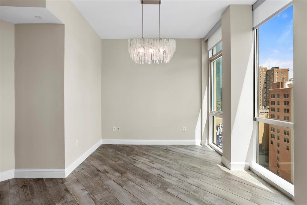 500 Throckmorton Street 1309