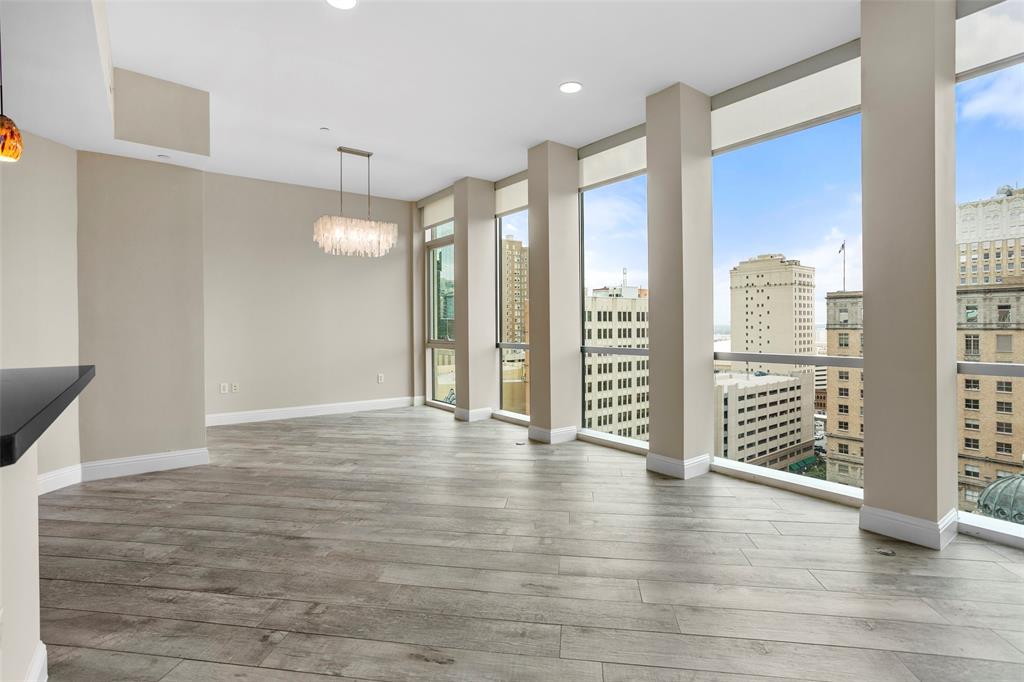 500 Throckmorton Street 1309