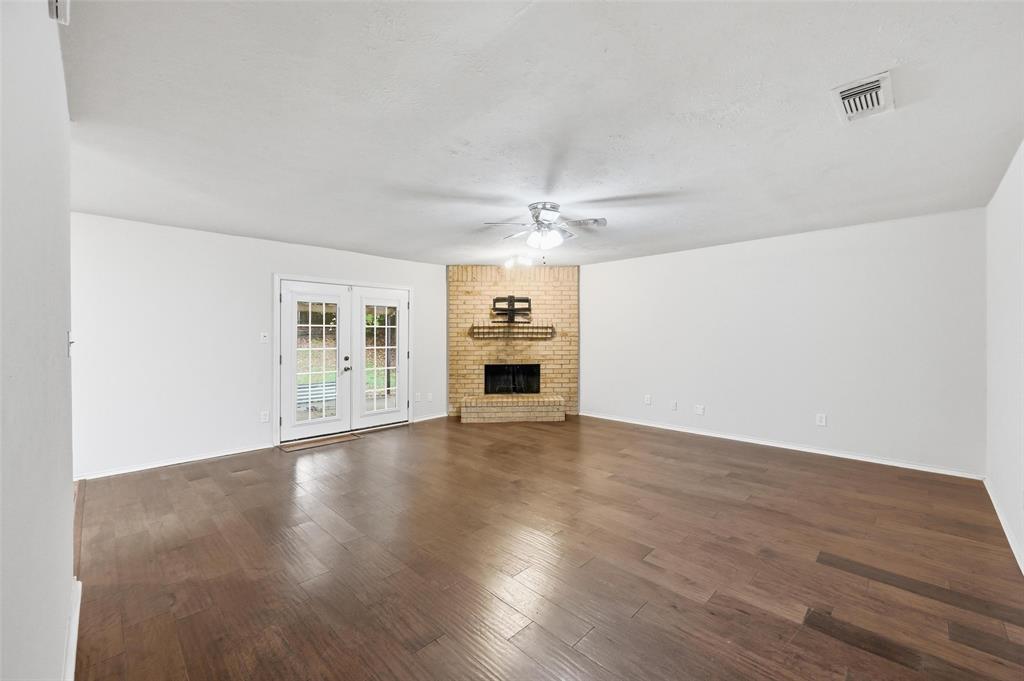 5910 Willow View Drive