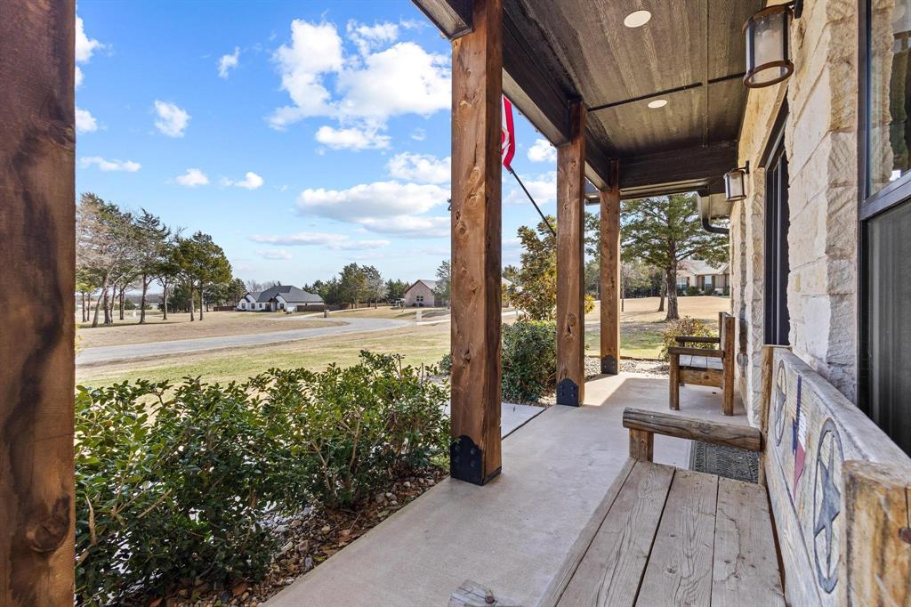 Brandon V Lake Living - Residential