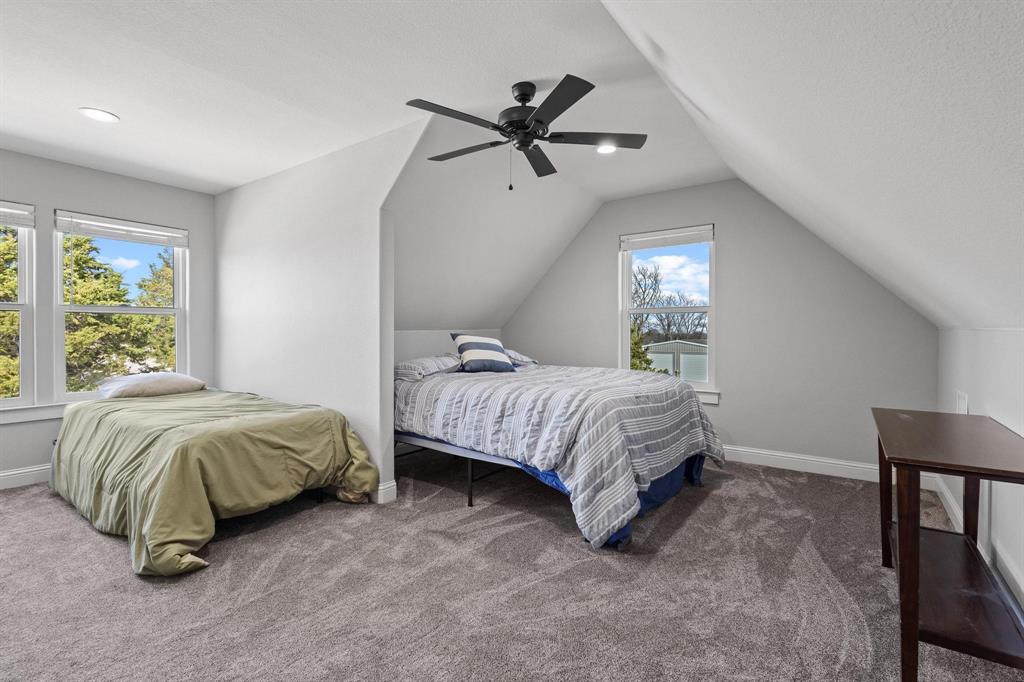 Brandon V Lake Living - Residential