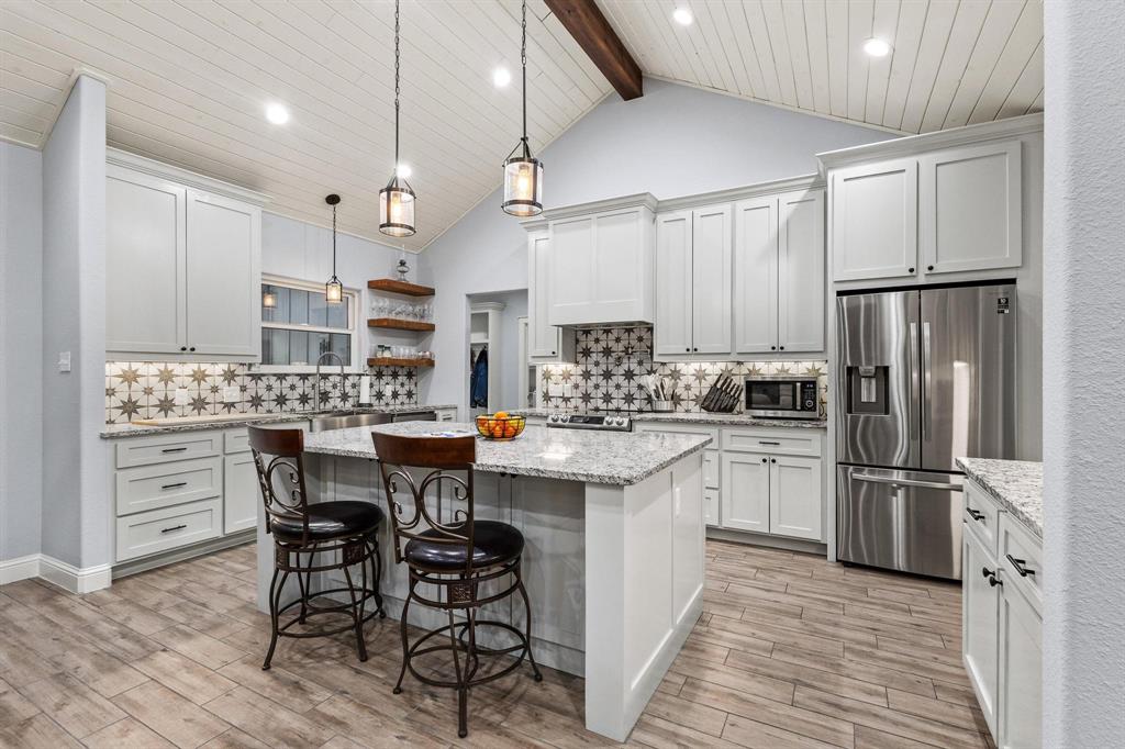 Brandon V Lake Living - Residential