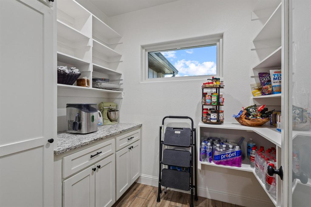 Brandon V Lake Living - Residential