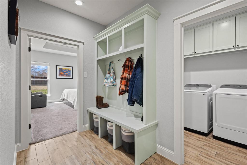 Brandon V Lake Living - Residential