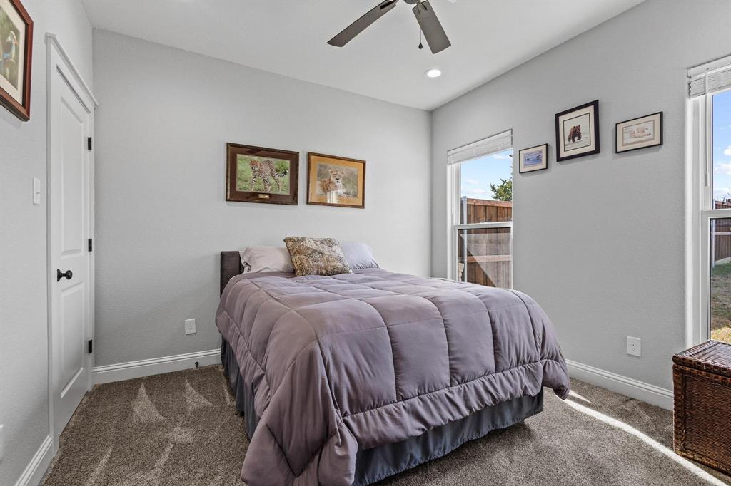 Brandon V Lake Living - Residential