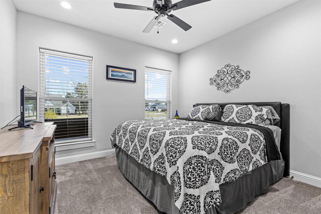 Brandon V Lake Living - Residential