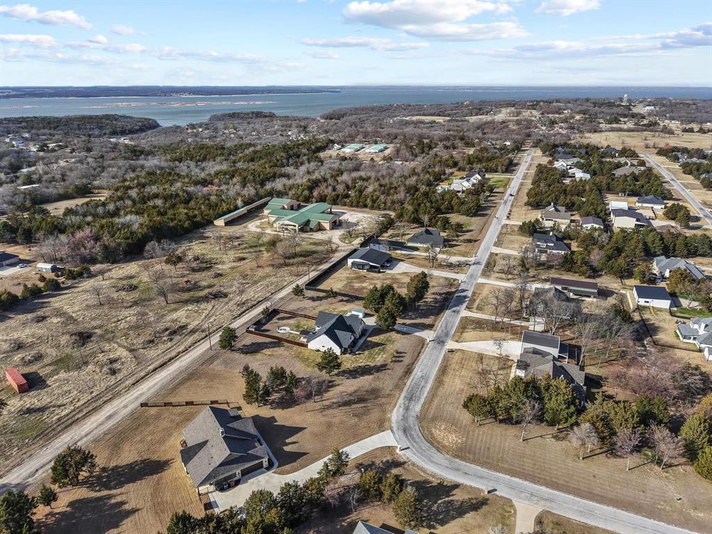 Brandon V Lake Living - Residential