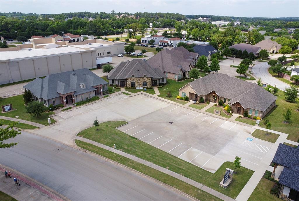 Villages Oak Hollow U-4 - Commercial Lease