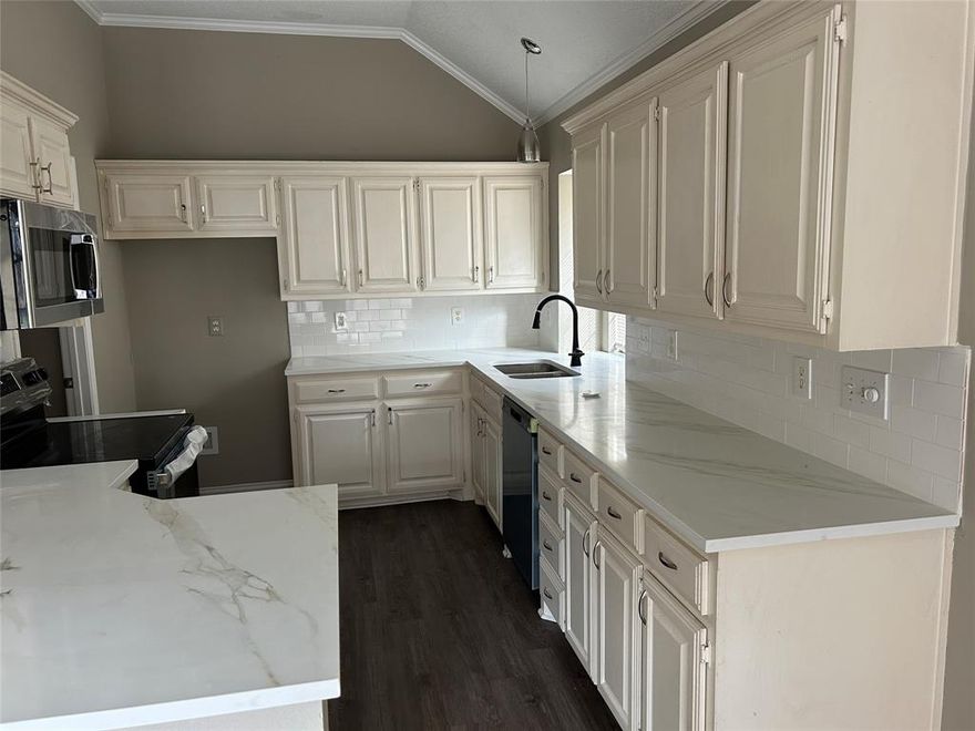 beautiful 3 bed 2 bath house. LOT of new build million dollar homes on the street.