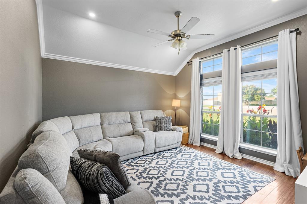 7252 Lake Country Drive