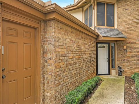 19 Park Lane, Bedford, TX 76021 - #: 20925679