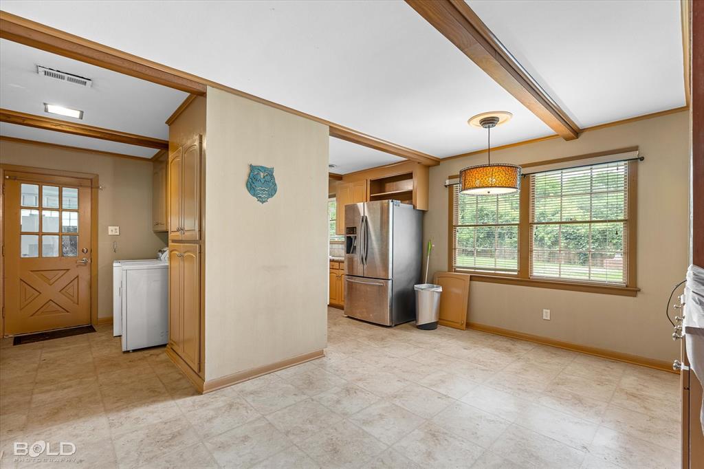 Shreveport, Louisiana 71105, United States, 3 Bedrooms Bedrooms, ,3 BathroomsBathrooms,Residential,Pending,119701