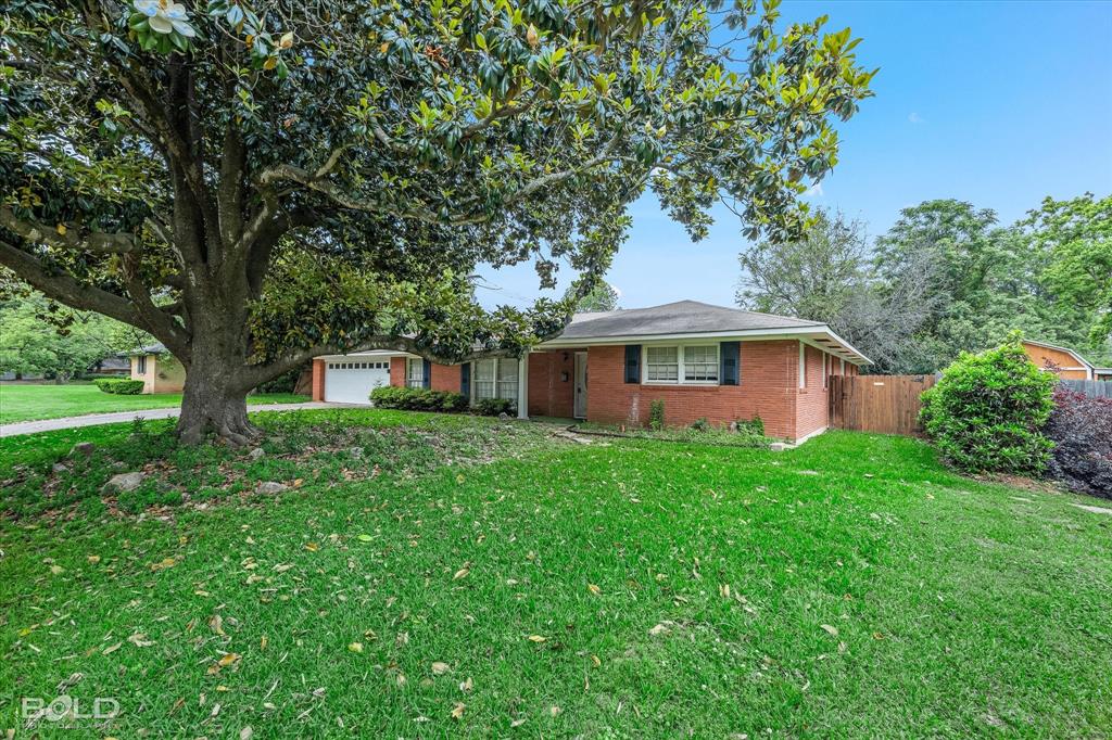 Shreveport, Louisiana 71105, United States, 3 Bedrooms Bedrooms, ,3 BathroomsBathrooms,Residential,Pending,119701