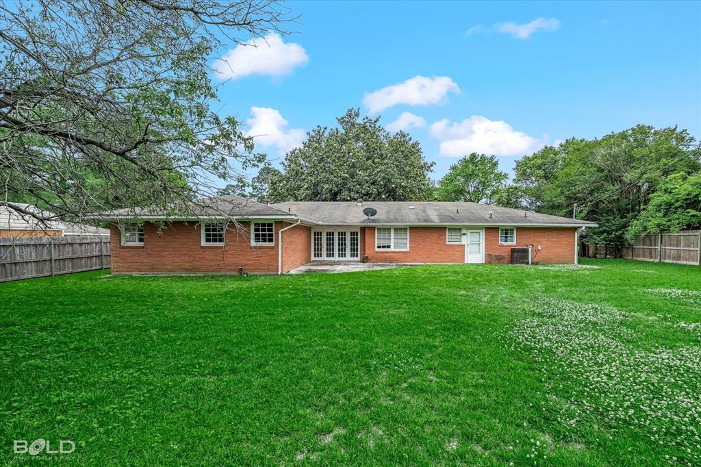 Shreveport, Louisiana 71105, United States, 3 Bedrooms Bedrooms, ,3 BathroomsBathrooms,Residential,Pending,119701