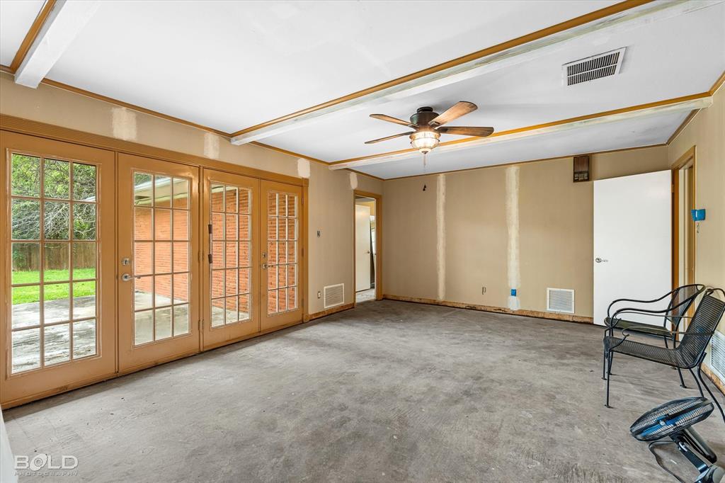 Shreveport, Louisiana 71105, United States, 3 Bedrooms Bedrooms, ,3 BathroomsBathrooms,Residential,Pending,119701