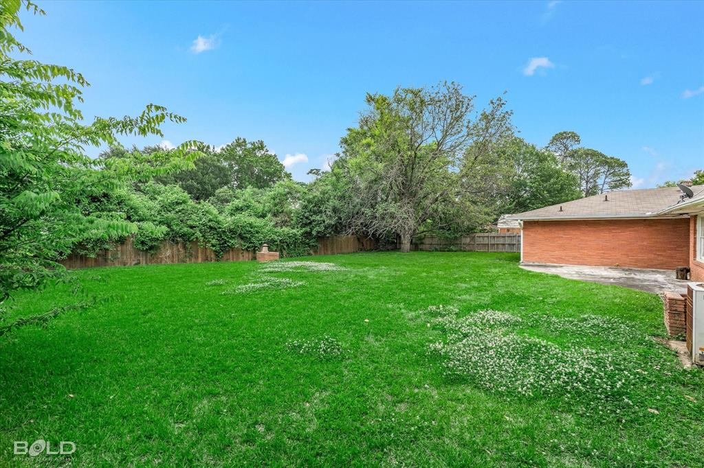 Shreveport, Louisiana 71105, United States, 3 Bedrooms Bedrooms, ,3 BathroomsBathrooms,Residential,Pending,119701