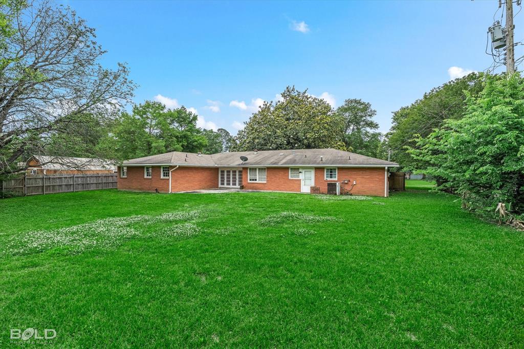 Shreveport, Louisiana 71105, United States, 3 Bedrooms Bedrooms, ,3 BathroomsBathrooms,Residential,Pending,119701