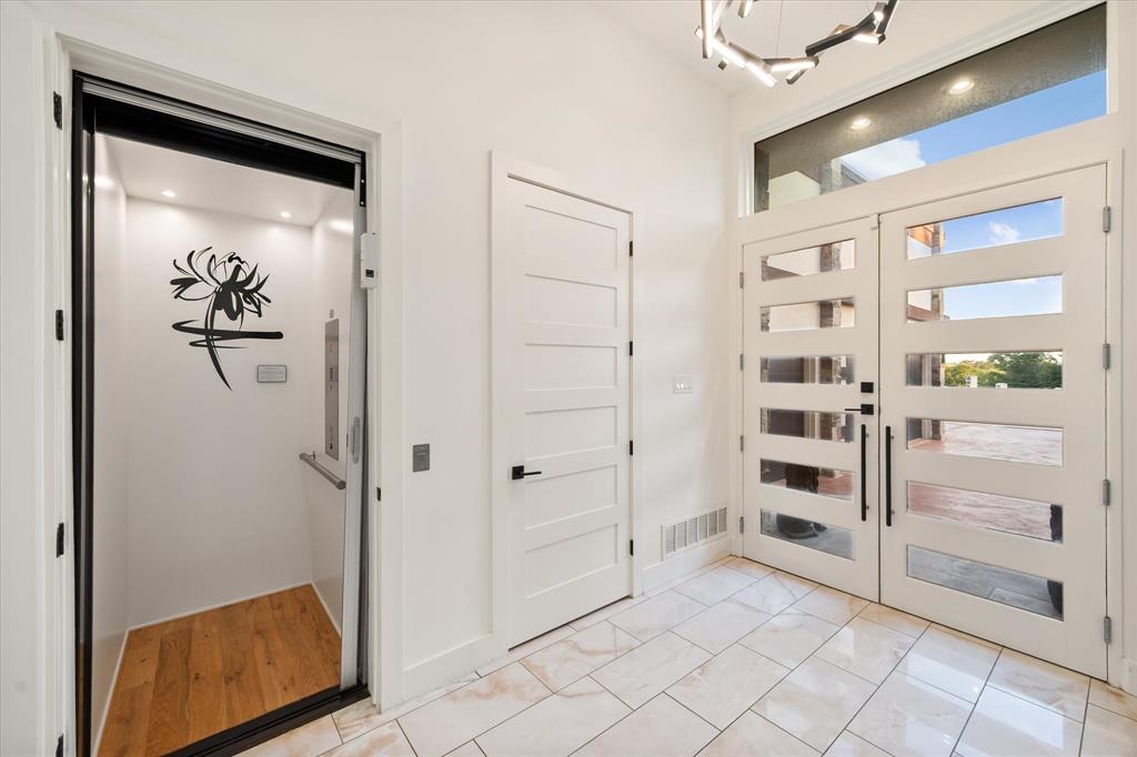 2513 Town View Drive 1792