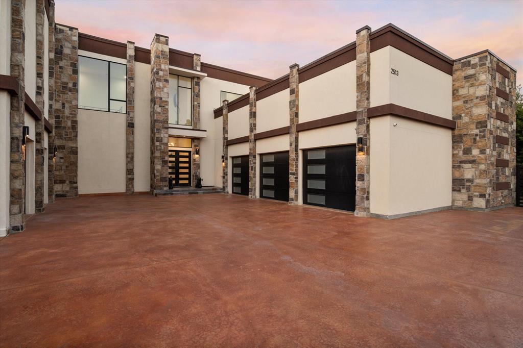2513 Town View Drive 1792